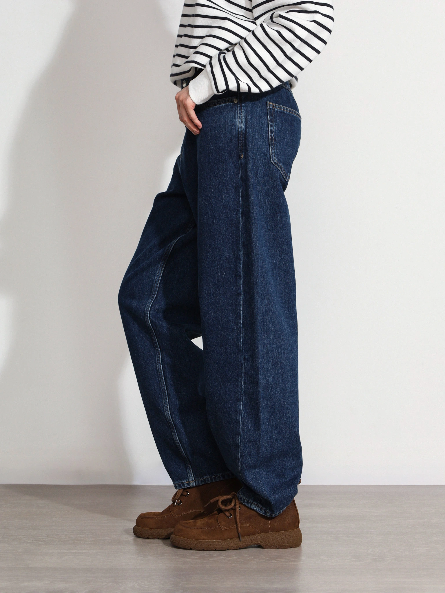 Джинсы-бананы синего цвета из хлопка